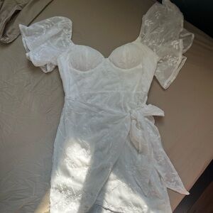 APHRODITE MOLDED BUST ANGEL SLEEVE WRAP DRESS EMBROIDERED WHITE